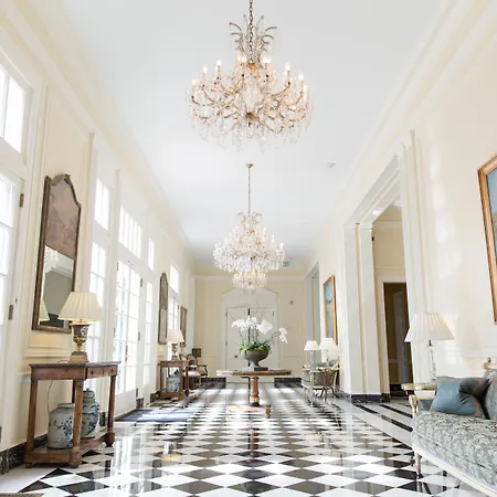Duke Mansion Bed & Breakfast 4*