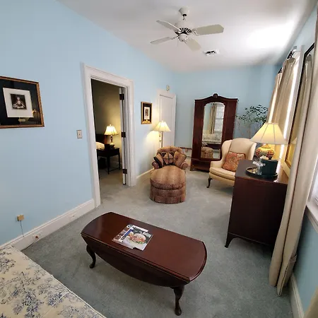 Bed & Breakfast The Morehead 3*