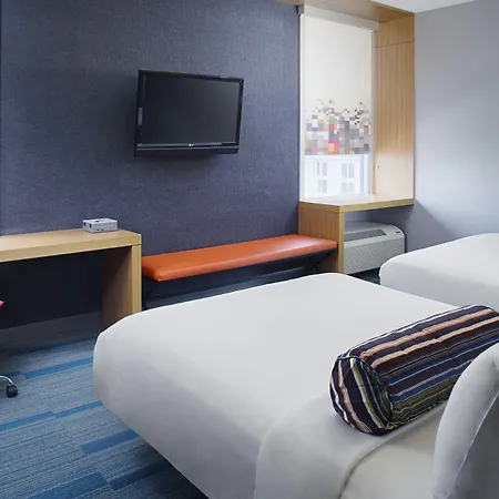 Hotel Aloft By Marriott Center Charlotte
