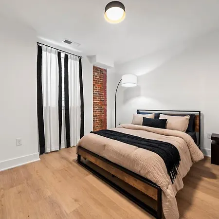 The Arches -unique Modern 2br Condo-wesley Heights Charlotte
