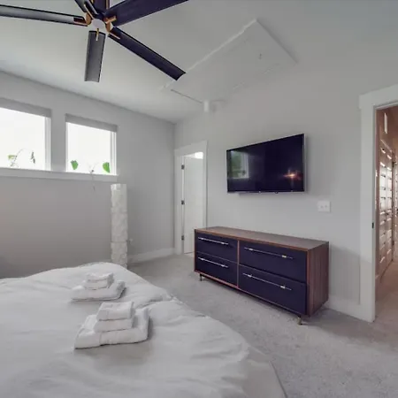 Rooftop Retreat Heart Of Noda Light Rail Sauna *