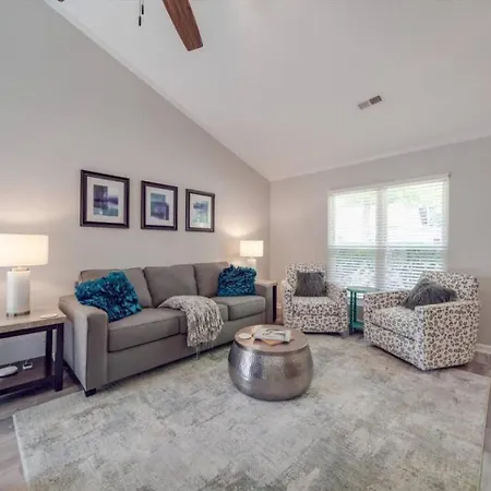 Holiday home Cozy 3br - Views - Firepit -football *
