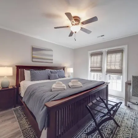 Holiday home Cozy 3br - Views - Firepit -football Charlotte