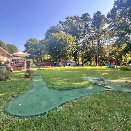 Uptown In 6 Mins - Game Deck - Private Acre - Sleeps 10 Charlotte