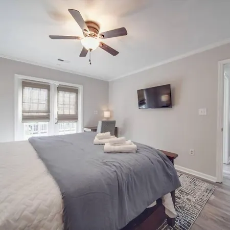 Cozy 3br - Views - Firepit -football Holiday home *