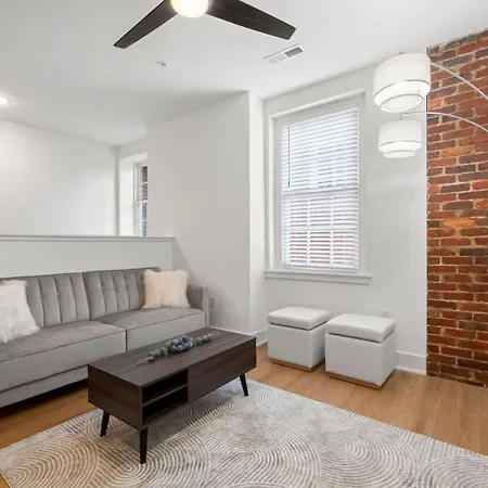 Holiday home The Arches -unique Modern 2br Condo-wesley Heights