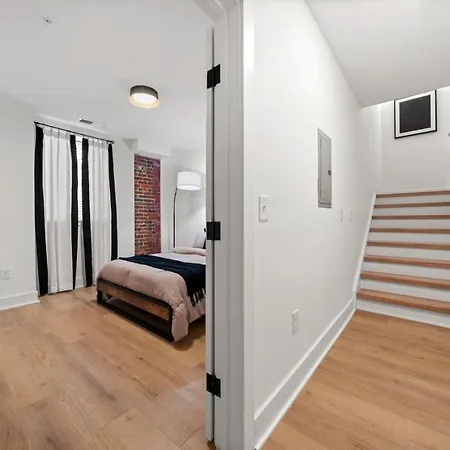 The Arches -unique Modern 2br Condo-wesley Heights * Charlotte