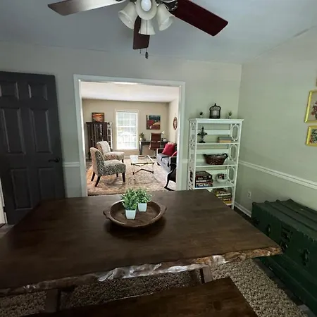 Holiday home 4 Bedroom South Getaway Min To Everything Charlotte