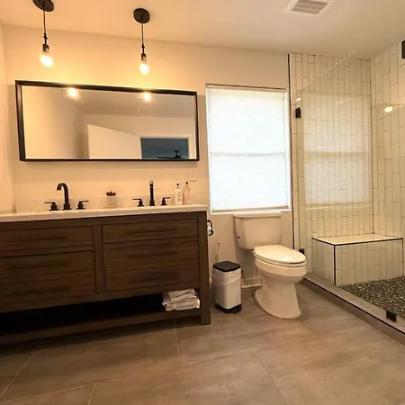 Holiday home Uptown In 6 Mins - Game Deck - Private Acre - Sleeps 10 Charlotte