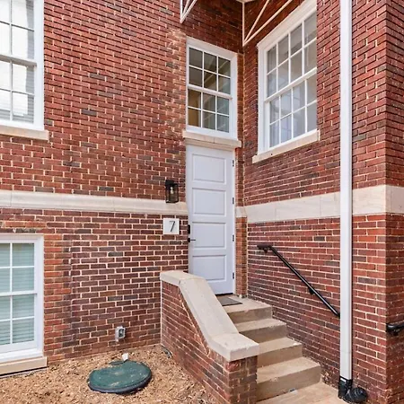 Holiday home The Arches -unique Modern 2br Condo-wesley Heights
