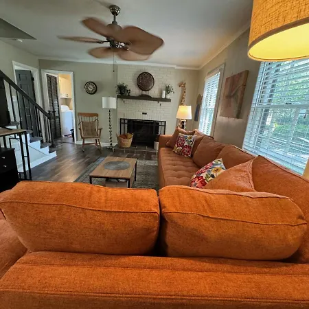 4 Bedroom South Getaway Min To Everything Holiday home Charlotte