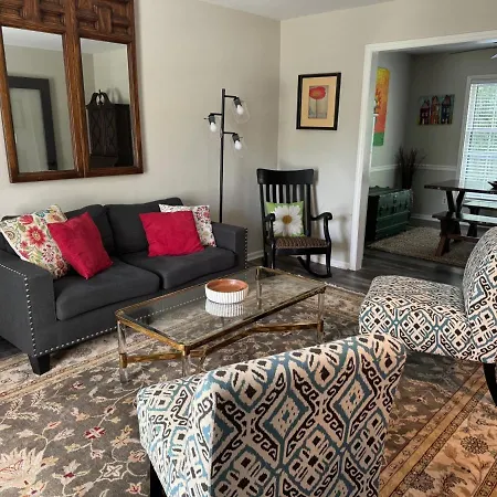 4 Bedroom South Getaway Min To Everything Holiday home Charlotte