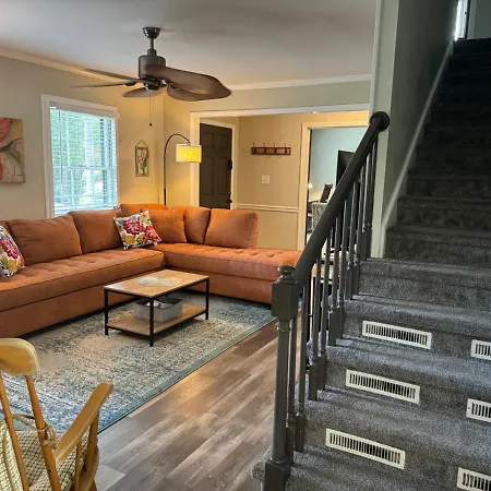 Holiday home 4 Bedroom South Getaway Min To Everything