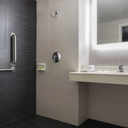 Le Meridien 4* Charlotte