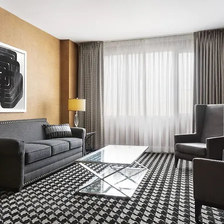 Le Meridien Hotel 4*