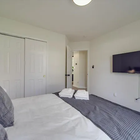Fully Updated Cozy 3 Bedroom Ranch Escape -wwc- Airport *