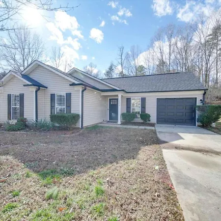 Holiday home Fully Updated Cozy 3 Bedroom Ranch Escape -wwc- Airport