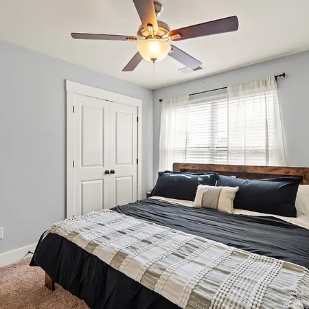 Modern Upscale Farmhouse- In Uptown Clt! *