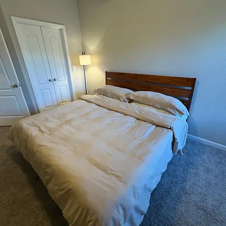 Private With Kingbed In Southend * Charlotte