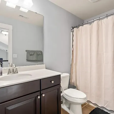 Apartment Modern Upscale Farmhouse- In Uptown Clt! Charlotte