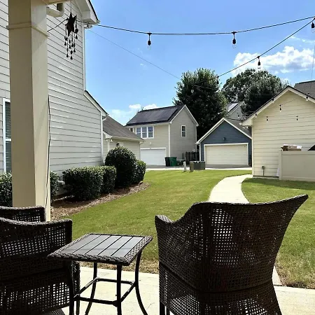 Modern Upscale Farmhouse- In Uptown Clt! Apartment Charlotte