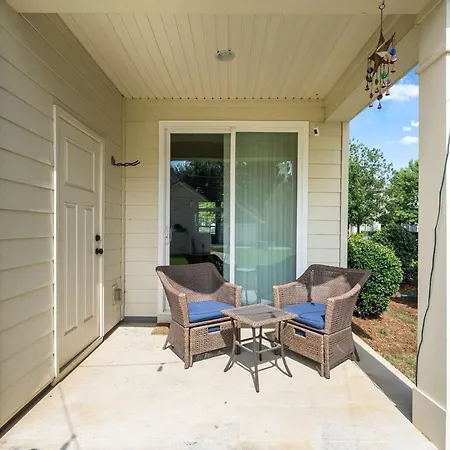 Modern Upscale Farmhouse- In Uptown Clt! Apartment Charlotte