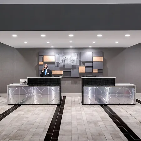 Express & - Airport By Ihg 3*