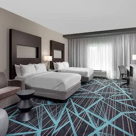 Hotel Express & - Airport By Ihg