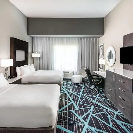 Hotel Express & - Airport By Ihg
