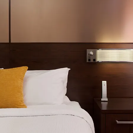Hotel By Marriott Airport