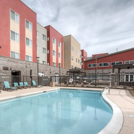 Hotel By Marriott Airport