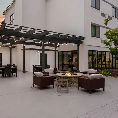 Courtyard Airport North 3* Charlotte