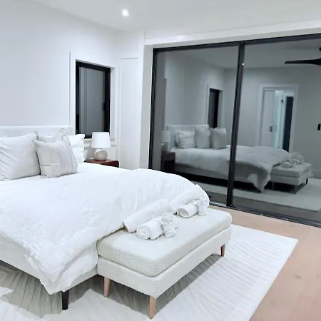Apartment Gorgeous In #102 *