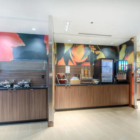Hotel Fairfield & By Marriott Airport 3*