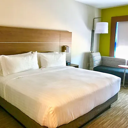Express & - Ne - Area By Ihg Hotel