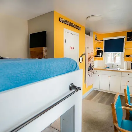 Apartment Adorable Solo-traveler Retreat Charlotte