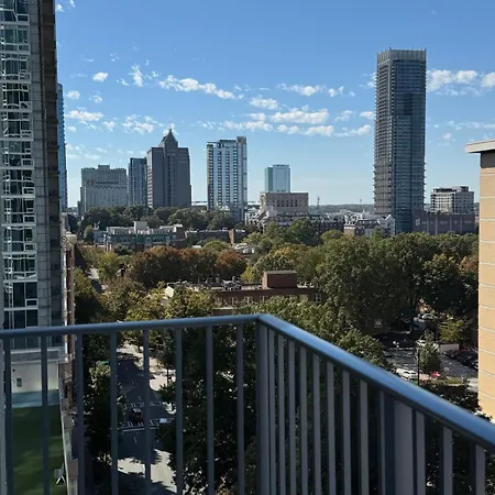 Luxury Uptown With Skyline View