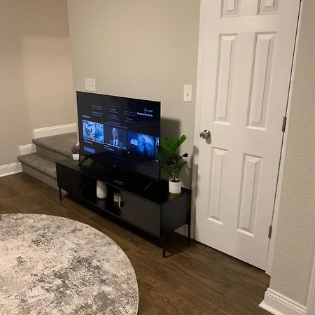 Apartment Runaway! *