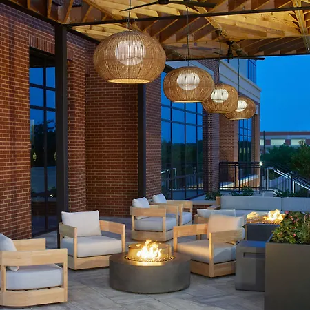 Hotel Unc Marriott & Conference Center 3*