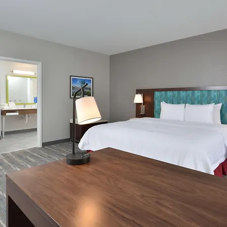 Hampton & North I 485 Hotel