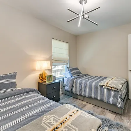Holiday home Gem W/ Deck & Community Amenities Charlotte