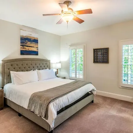 Impressive Luxurious With Pool And Game Space In Nc Holiday home *
