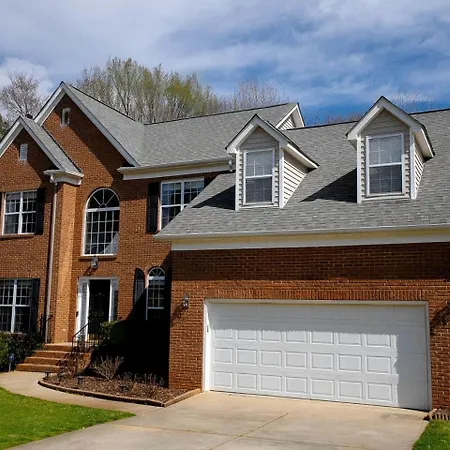 Suburban Sanctuary In Charlotte, North Carolina Holiday home *