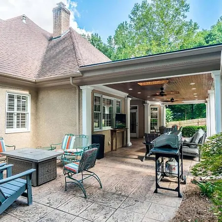 Holiday home Impressive Luxurious With Pool And Game Space In Nc Charlotte