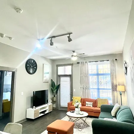 Apartment Uptown Modern 2br