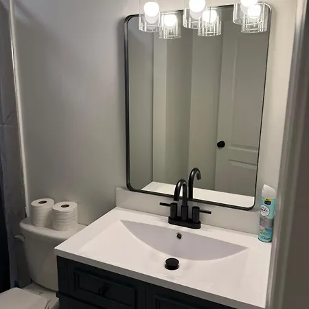 Holiday home 5br Near Uptown