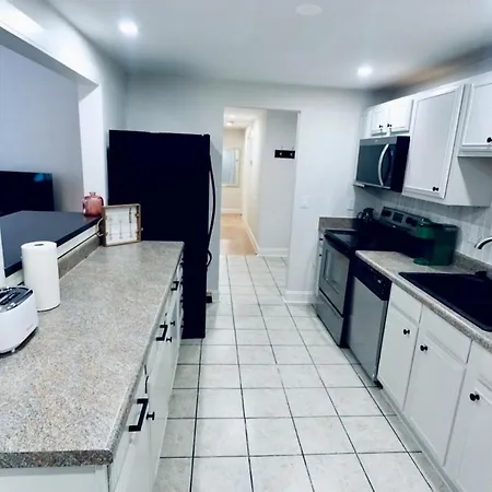 Holiday home Spacious Dog-friendly Retreat Near Ballantyne *