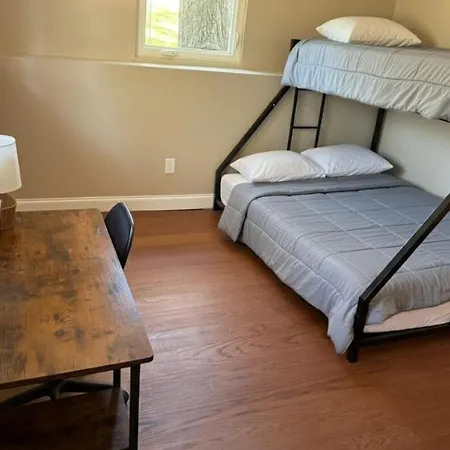 5br Near Uptown Holiday home