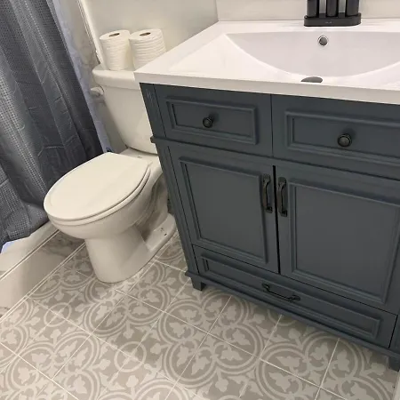 5br Near Uptown