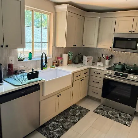 5br Near Uptown *